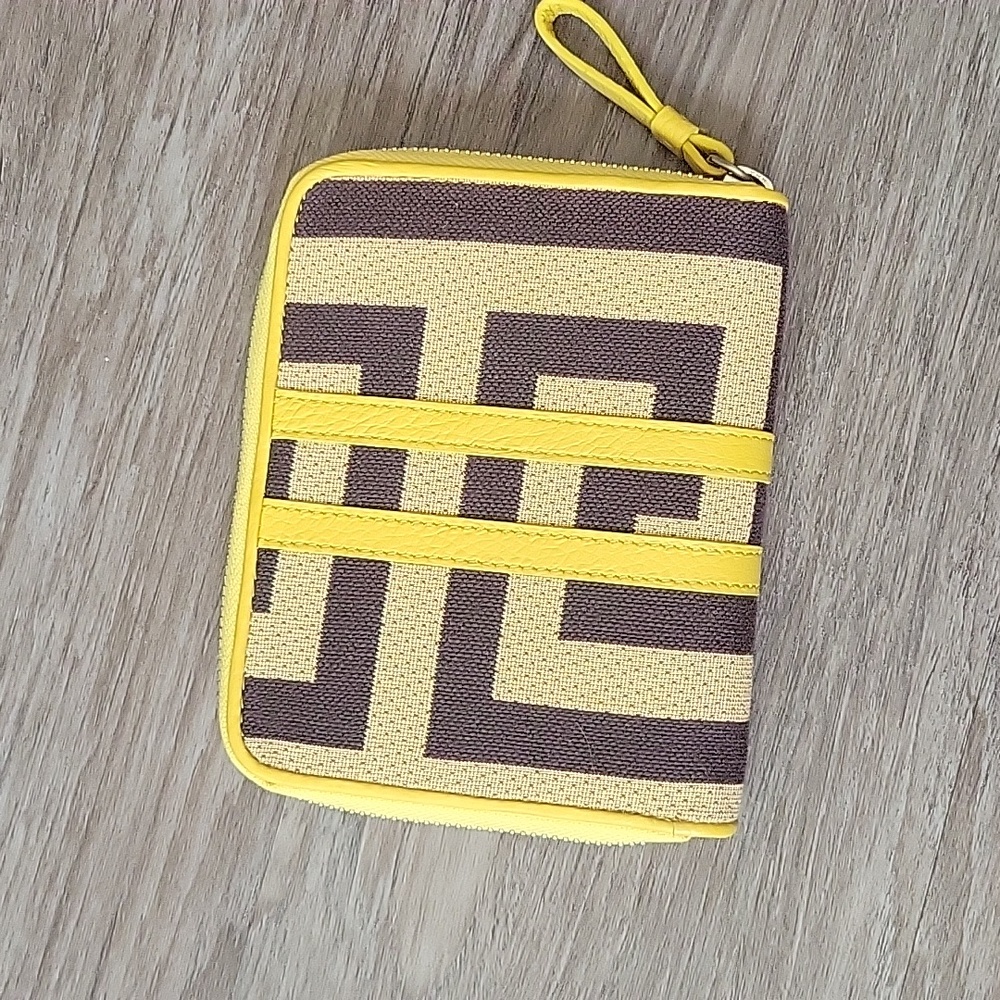 🌼 Like New 🌼Bodhi Designer Leather Geo Clutch / Wristlet